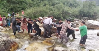 হিমাচলে বাস খাদে পড়ে নিহত ৪৪, মোদির শোক হিমাচলে বাস খাদে পড়ে নিহত ৪৪, মোদির শোক