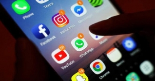 দেশে বর্তমানে ৯ কোটি ৪৪ লাখ গ্রাহক ইন্টারনেট ব্যবহার করছে দেশে বর্তমানে ৯ কোটি ৪৪ লাখ গ্রাহক ইন্টারনেট ব্যবহার করছে