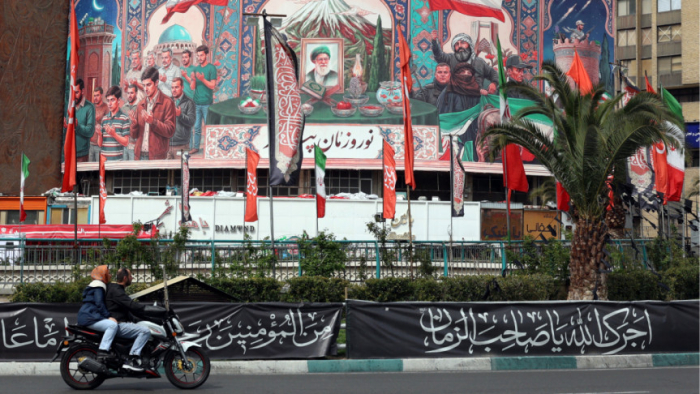 ইরানের রাজধানী তেহরানের বালিশর স্কোয়ারের একটি রাস্তা। ছবি : এএফপি