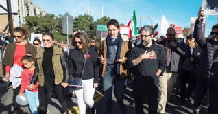 ইরানের বিক্ষোভের সমর্থনে মিছিলে কানাডার প্রধানমন্ত্রী ইরানের বিক্ষোভের সমর্থনে মিছিলে কানাডার প্রধানমন্ত্রী