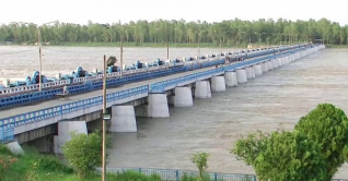 বাড়ছে তিস্তার পানি, খুলে দেওয়া ৪৪ জলকপাট বাড়ছে তিস্তার পানি, খুলে দেওয়া ৪৪ জলকপাট