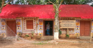 ৫০ বছরের পুরোনো মাটির ঘরে ভিন্নধর্মী শিক্ষা জাদুঘর