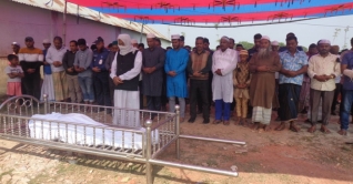 দৌলতদিয়ায় আরও এক যৌনকর্মীর জানাজা অনুষ্ঠিত