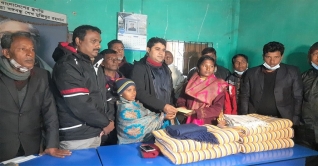 বাবা-মা হারা সেই ২ মেয়ের দায়িত্ব নিলেন জাপা চেয়ারম্যান