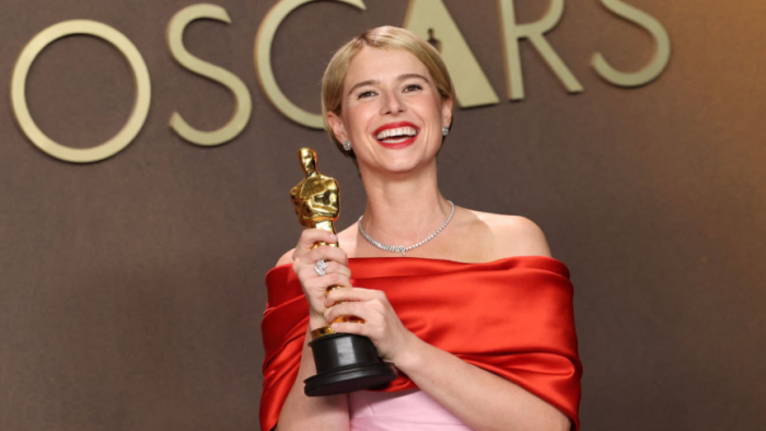 এবছরের অস্কারে সেরা অভিনেত্রী জেসি বাকলি।