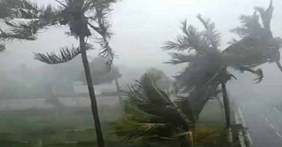 ঢাকাসহ ১২ জেলায় দুপুরের মধ্যে ঝড়ের আভাস