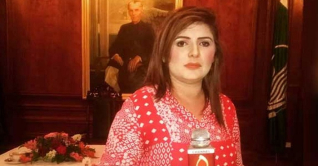 ইমরান খানকে বহনকারী ট্রাকের চাপায় সাংবাদিকের মৃত্যু ইমরান খানকে বহনকারী ট্রাকের চাপায় সাংবাদিকের মৃত্যু