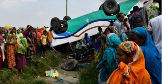 জয়পুরহাটে বাস খাদে পড়ে নারী-শিশুসহ ৮ জনের মৃত্যু