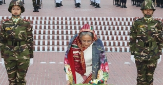 মন্ত্রিসভার সদস্যদের নিয়ে স্মৃতিসৌধে প্রধানমন্ত্রীর শ্রদ্ধা মন্ত্রিসভার সদস্যদের নিয়ে স্মৃতিসৌধে প্রধানমন্ত্রীর শ্রদ্ধা