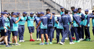 দক্ষিণ আফ্রিকার উদ্দেশে দেশ ছাড়লেন ৪ ক্রিকেটার দক্ষিণ আফ্রিকার উদ্দেশে দেশ ছাড়লেন ৪ ক্রিকেটার