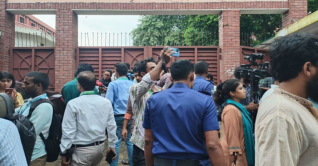 জাকসু নির্বাচন: বন্ধ আছে ফজিলাতুন্নেছা হলের ভোটগ্রহণ