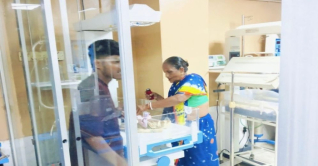 কান্না করায় বেঁচে গেল নবজাতক