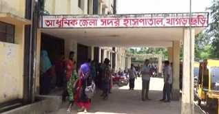 মাকে মাটিতে আছড়ে মারলেন ছেলে