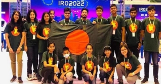 রোবট অলিম্পিয়াডে ১৩টি পদক পেয়েছে বাংলাদেশ রোবট অলিম্পিয়াডে ১৩টি পদক পেয়েছে বাংলাদেশ