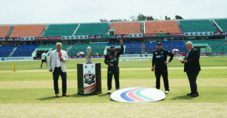 টস হেরে ব্যাটিংয়ে বাংলাদেশ, একাদশে দুই পরিবর্তন
