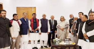 মায়ের স্মৃতি বিজড়িত জমি ঘুরে দেখলেন প্রধানমন্ত্রী