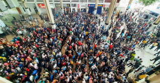 কমলাপুরে টিকিটপ্রত্যাশীদের ভিড় দ্বিগুণ