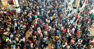 শেষ দিনেও কমলাপুরে টিকিটপ্রত্যাশীদের চাপ 