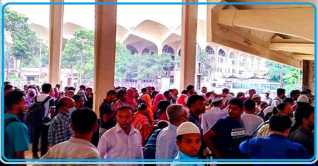 কমলাপুরে বাড়ছে যাত্রীর ভিড়