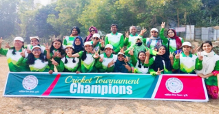 কুবিতে ছাত্রীদের ক্রিকেটে চ্যাম্পিয়ন ফয়জুন্নেছা হল কুবিতে ছাত্রীদের ক্রিকেটে চ্যাম্পিয়ন ফয়জুন্নেছা হল