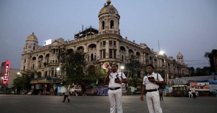 পশ্চিমবঙ্গে ১৫ দিনের সর্বাত্মক লকডাউন পশ্চিমবঙ্গে ১৫ দিনের সর্বাত্মক লকডাউন