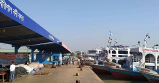 সারাদেশে অনির্দিষ্টকালের লঞ্চ ধর্মঘট চলছে