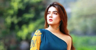 বন্যা দুর্গতদের পাশে দাঁড়াচ্ছেন মাহিয়া মাহি বন্যা দুর্গতদের পাশে দাঁড়াচ্ছেন মাহিয়া মাহি