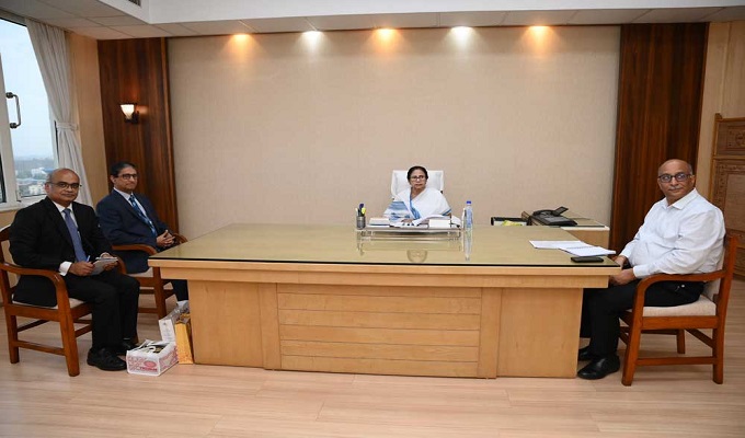 মমতা বন্দ্যোপাধ্যায়ের সাথে বাংলাদেশী প্রতিনিধির সাক্ষাৎ