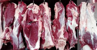 গরুর মাংসের ক্রেতা কমেছে গরুর মাংসের ক্রেতা কমেছে