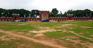দেশের সর্ববৃহৎ ঈদগাহ মাঠ ঈদের নামাজের জন্য প্রস্তুত