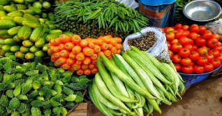 রাজধানীর কাঁচাবাজারে শাক-সবজির দাম চড়া