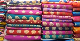 নিউ মার্কেট-গাউছিয়া-চাঁদনী চক : ভীড় বাড়ছে নিউ মার্কেট-গাউছিয়া-চাঁদনী চক : ভীড় বাড়ছে