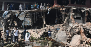 হাসিনার ভাষণে ক্ষুব্ধদের ‘৩২ নম্বর’ ভাংচুর,বিশ্ব মিডিয়ায় প্রচার হাসিনার ভাষণে ক্ষুব্ধদের ‘৩২ নম্বর’ ভাংচুর,বিশ্ব মিডিয়ায় প্রচার