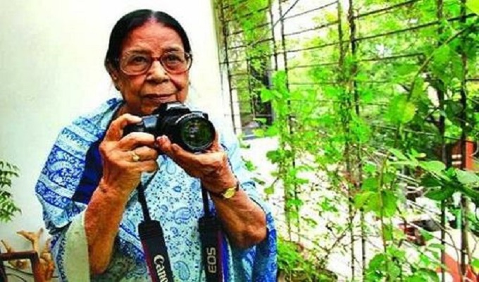 দেশের প্রথম নারী আলোকচিত্রী সাইদা খানম। ফাইল ছবি