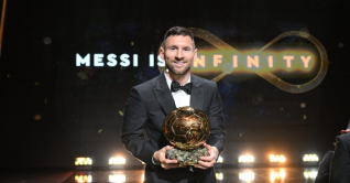 মেসির হাতে ৮ম ব্যালন ডি’অর মেসির হাতে ৮ম ব্যালন ডি’অর