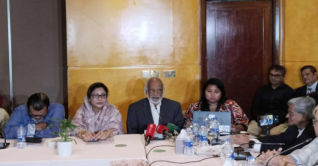 সংসদে ৫০ ভাগের বেশি নারী প্রতিনিধি চাই: মঈন খান