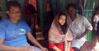 মিন্নির নিরাপত্তায় বাড়িতে পুলিশ পাহারা