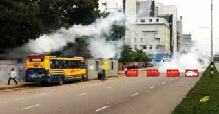আজও মিরপুরের রাস্তায় শ্রমিকরা, পুলিশের সঙ্গে সংঘর্ষ