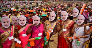 ভারতীয় নারীদের কাছে মোদী যে কারণে জনপ্রিয়