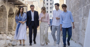 পালিয়ে সপরিবারে মস্কোতে আশ্রয় নিয়েছেন আসাদ পালিয়ে সপরিবারে মস্কোতে আশ্রয় নিয়েছেন আসাদ