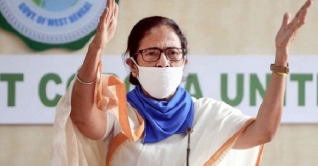 ঘূর্ণিঝড় আম্পান ‘মরার ওপরে খাঁড়ার ঘা’: মমতা