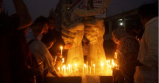 মোমবাতি জ্বালিয়ে রানা প্লাজায় নিহত শ্রমিকদের স্মরণ