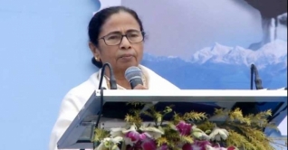 যারা বিভেদ সৃষ্টি করে তাদের নেতা মানি না: মমতা