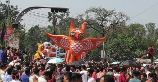 চারুকলা থেকে মঙ্গল শোভাযাত্রা শুরু