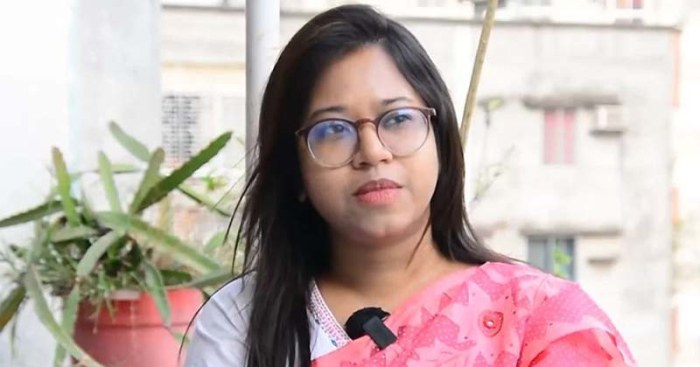 ১১ দলীয় জোটের প্রার্থী ও জাতীয় নাগরিক পার্টির (এনসিপি) যুগ্ম আহ্বায়ক মনিরা শারমিন