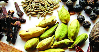 ঈদের আগেই চড়া মসলার বাজার