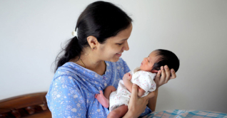 কর্মজীবী নারী নতুন মা হওয়ার পরে করণীয় কর্মজীবী নারী নতুন মা হওয়ার পরে করণীয়