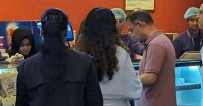 মেয়েকে নিয়ে সিনেমা দেখলেন প্রধানমন্ত্রী