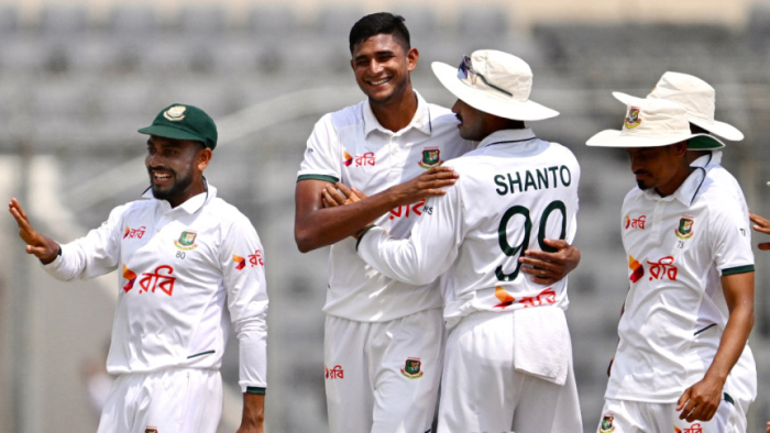 উইকেট উদযাপন করছেন নাহিদ রানা। ছবি : এএফপি
