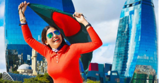 ‘সাকসেস অ্যাওয়ার্ড’ পেলেন ১৫৫ দেশ ভ্রমণ করা নাজমুন নাহার